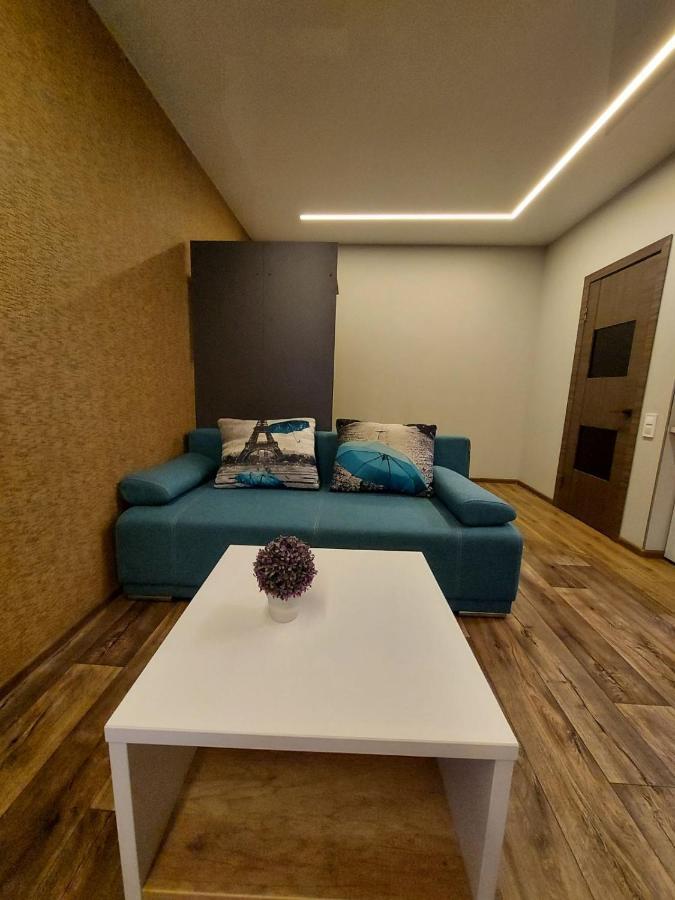 Апартаменты Дворец Спорта Новострой Маршал Kharkiv Extérieur photo
