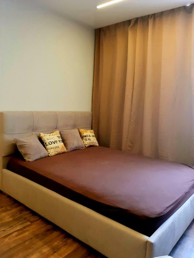 Апартаменты Дворец Спорта Новострой Маршал Kharkiv Extérieur photo