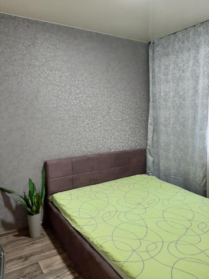 Апартаменты Дворец Спорта Новострой Маршал Kharkiv Extérieur photo